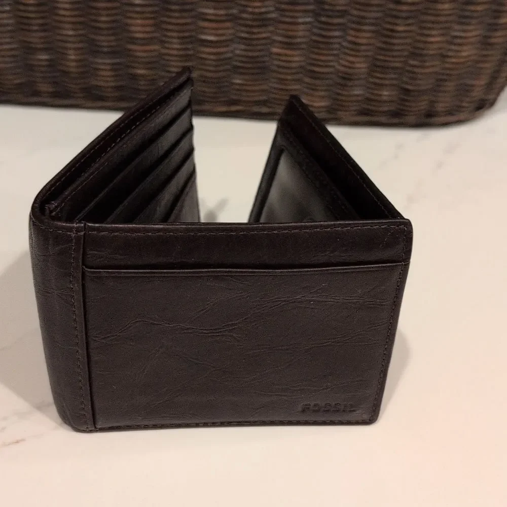 Fossil Men's Dark Brown Leather Bi-fold Wallet Card Holder with Flip ID